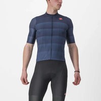 Vibrant Castelli Livelli Jersey in action, showcasing breathable ProSecco Micromesh fabric and sleek raw-cut sleeves.