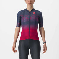 Lightweight Castelli Climber's 2.0 women's jersey in a breathable mesh design, perfect for hot summer rides with UV protection.