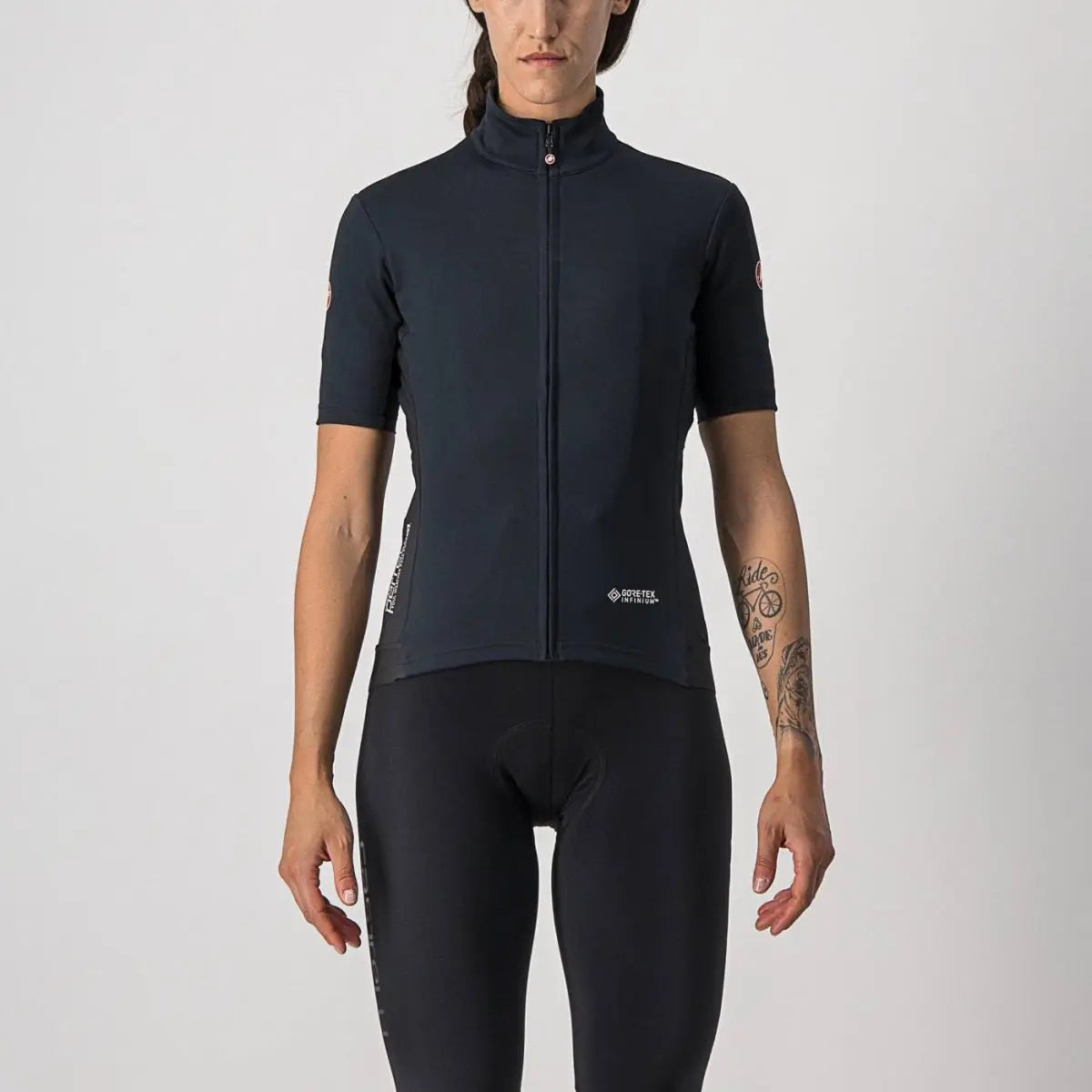 Women's Castelli Perfetto Light RoS jersey in a sleek design, featuring lightweight wind protection and breathable fabric.