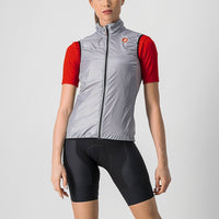 Lightweight Castelli Aria Vest for women, featuring a windproof front, breathable mesh back, and sleek, close-to-body fit.