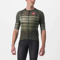 Lightweight Castelli Climber's 3.0 SL2 Jersey in a sleek design, ideal for hot summer rides with UV protection on the back.