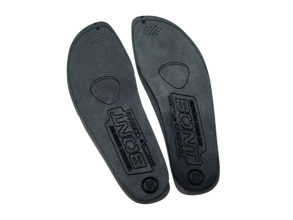 Detailed view of the Bont Cobra9 Innersole Riot, showcasing its sleek carbon fiber core and comfy dual-density EVA foam cover.