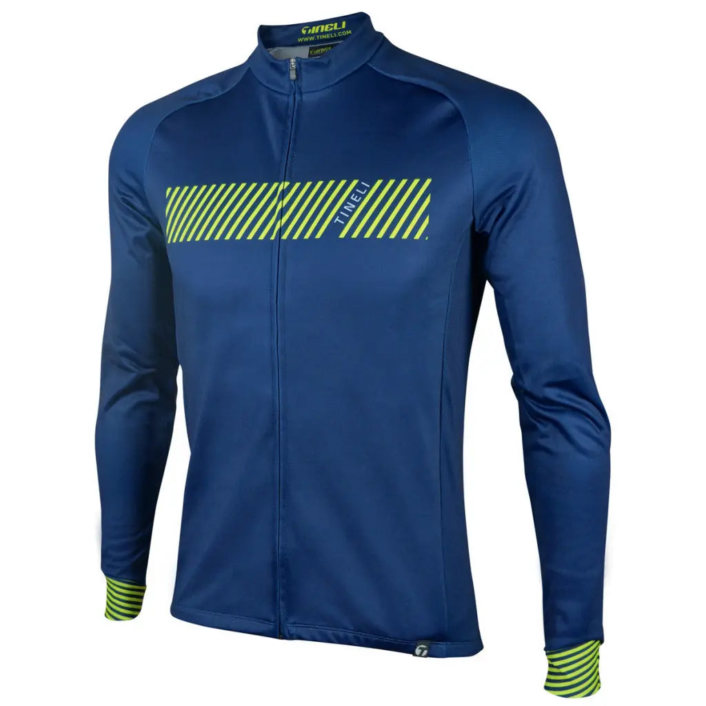 Cozy Nicobar Intermediate Jacket in a sleek design, featuring splashproof fabric, reflective details, and a secure fit for winter rides.