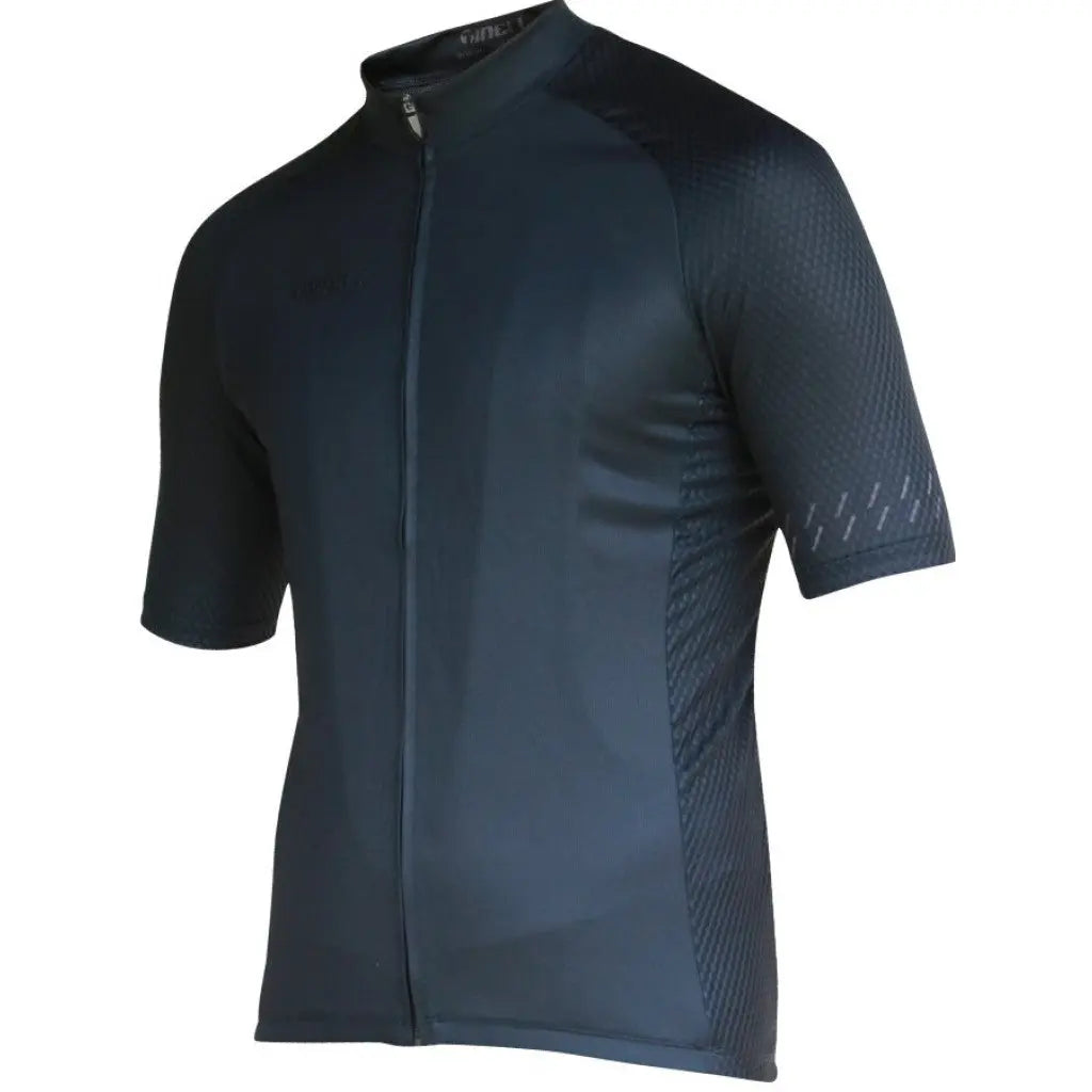 Men's black core jersey with breathable QuickDry fabric, waffle-textured sleeves, and a sleek full-length invisible zip.
